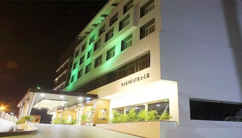 ホテル Iroomz Nakshatralr