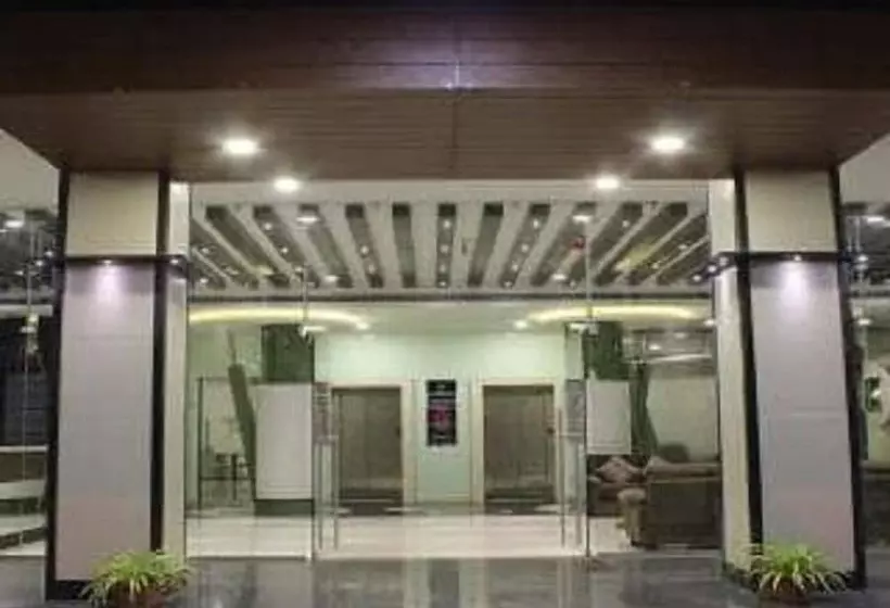 ホテル Iroomz Nakshatralr