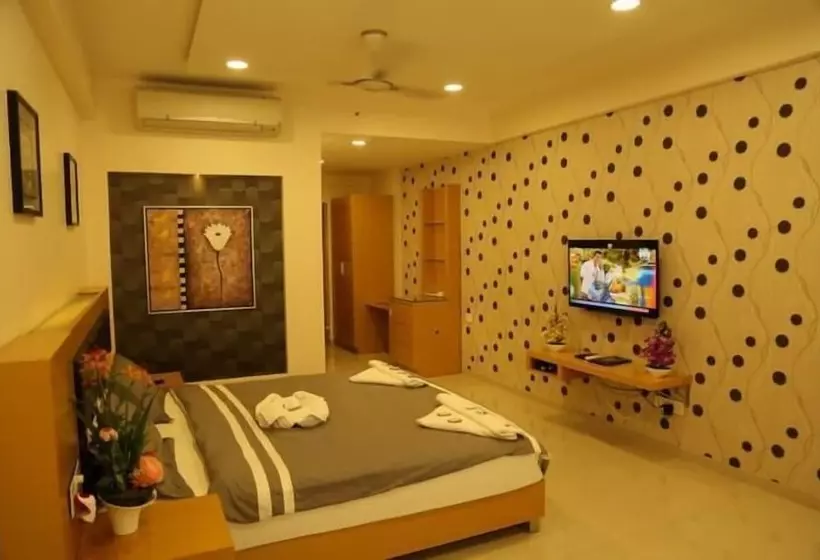 ホテル Iroomz Nakshatralr
