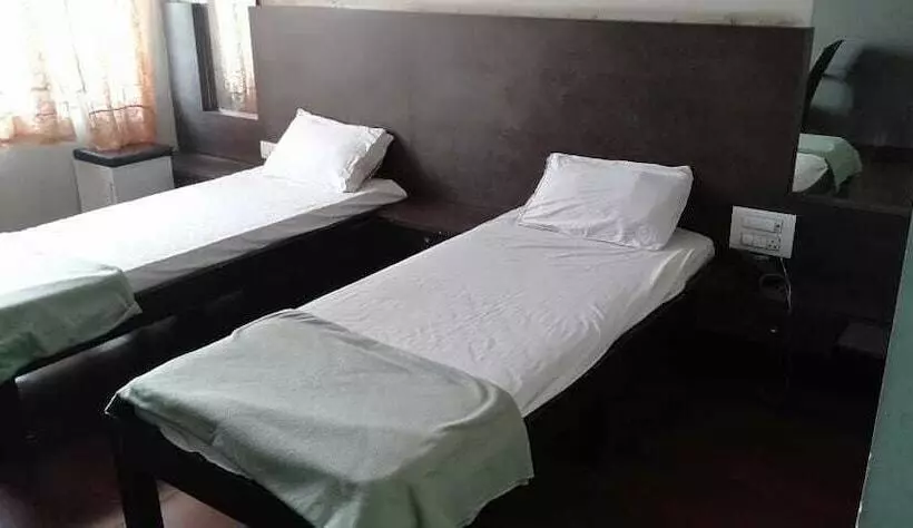 Hotelli Iroomz Shivaratna Palace