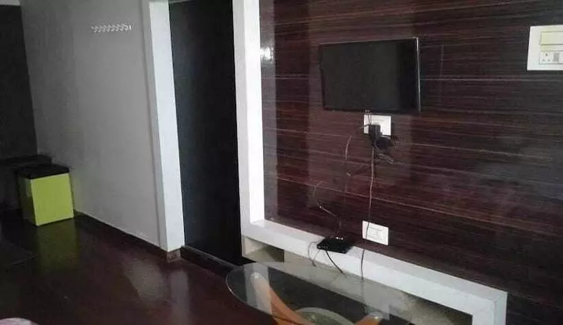 Hotelli Iroomz Shivaratna Palace