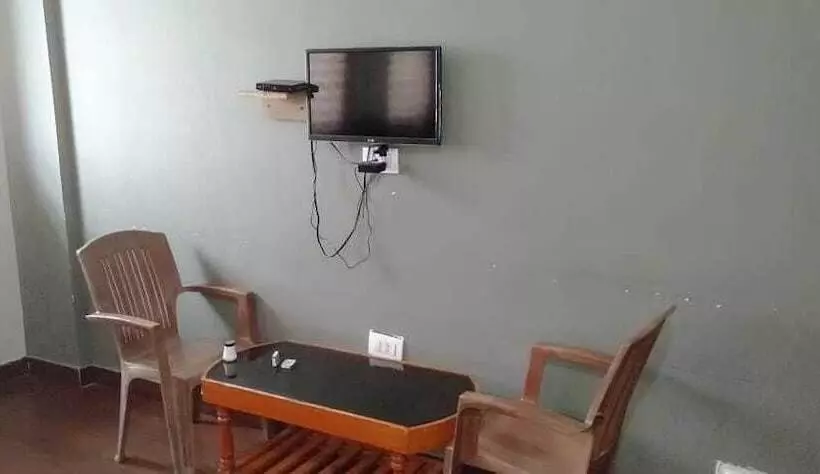 Hotelli Iroomz Shivaratna Palace