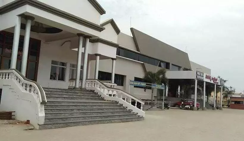 Hotelli Iroomz Shivaratna Palace