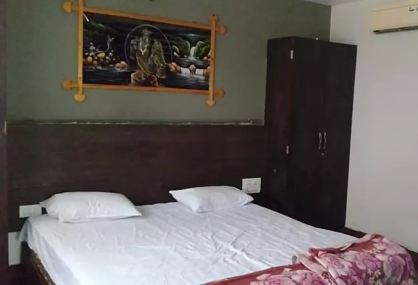 Hotelli Iroomz Shivaratna Palace