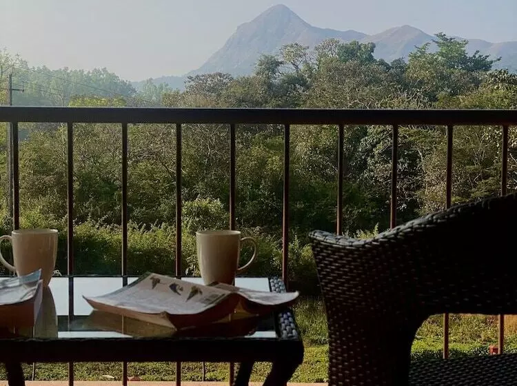 ホテル Machaan Plantation Resorts Sakleshpur