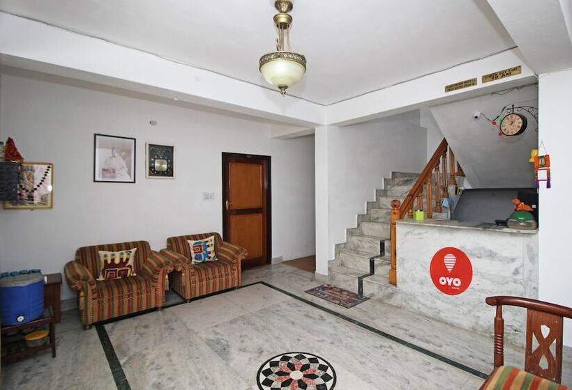 ホテル Oyo 8878 Chinar Lake View