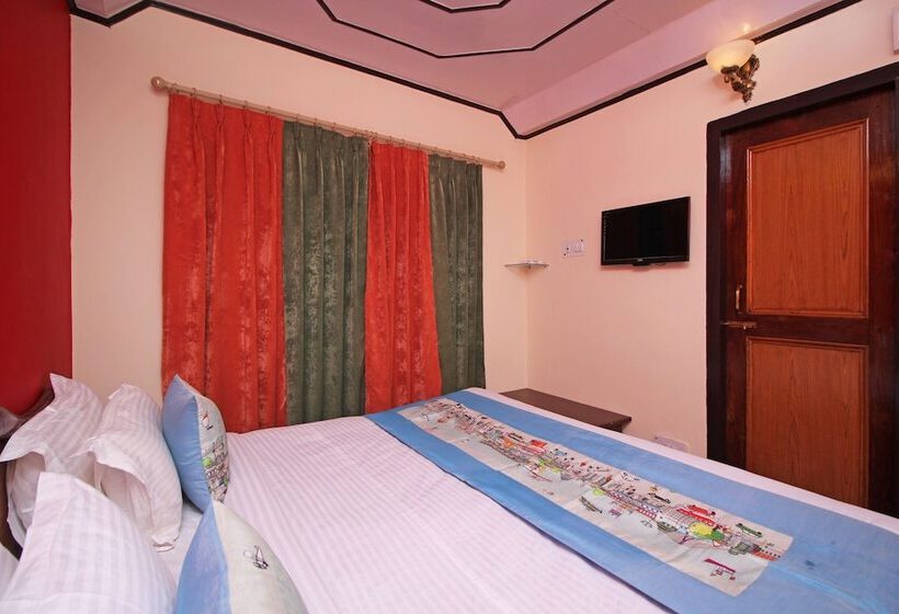 ホテル Oyo 8878 Chinar Lake View