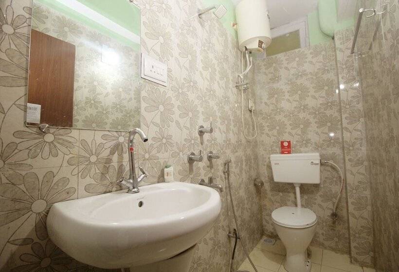 ホテル Oyo 8878 Chinar Lake View