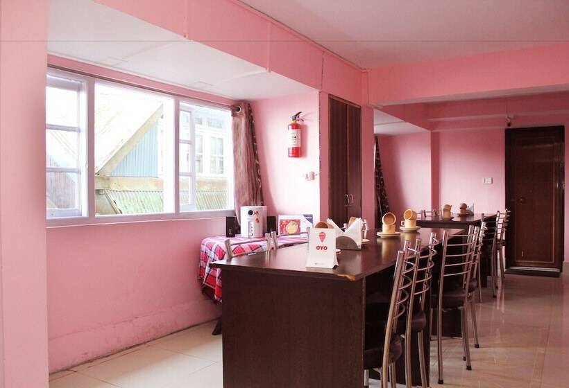 ホテル Oyo 8878 Chinar Lake View