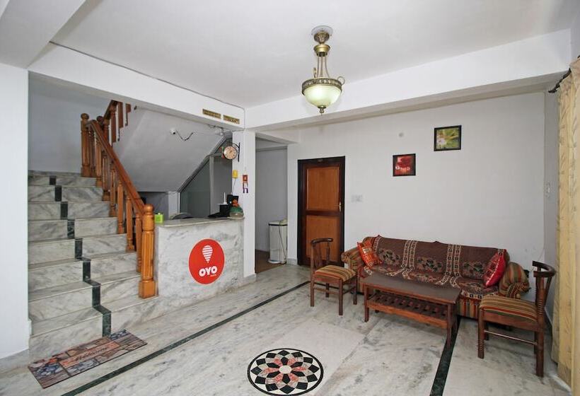 ホテル Oyo 8878 Chinar Lake View