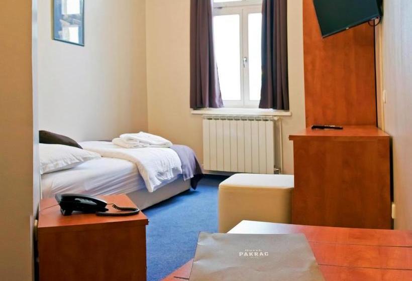 호텔 Pakrac