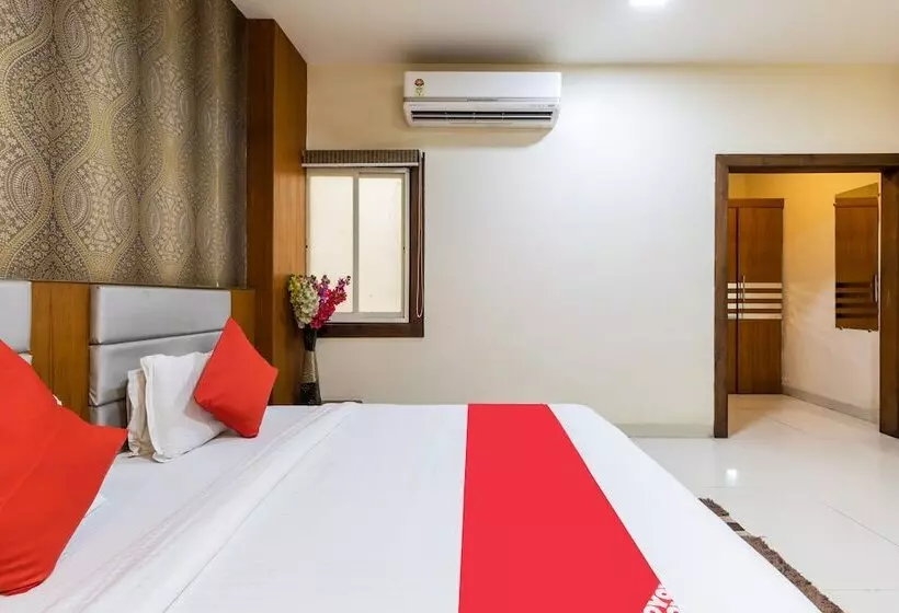 Hotelli Shree Balaji Palace By Oyo Rooms