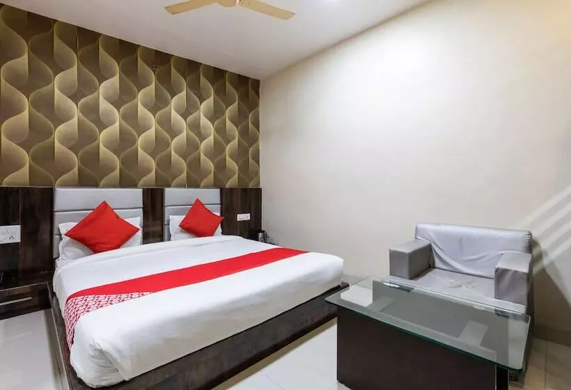 Hotelli Shree Balaji Palace By Oyo Rooms