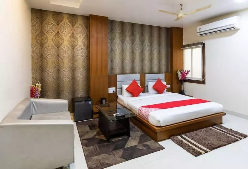 Hotelli Shree Balaji Palace By Oyo Rooms