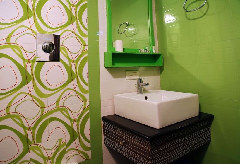 בית מלון כפרי Tea Mount Suites