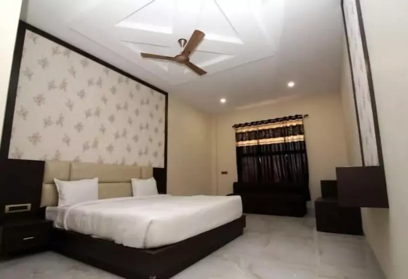 Hotelli The Grand Shukrana