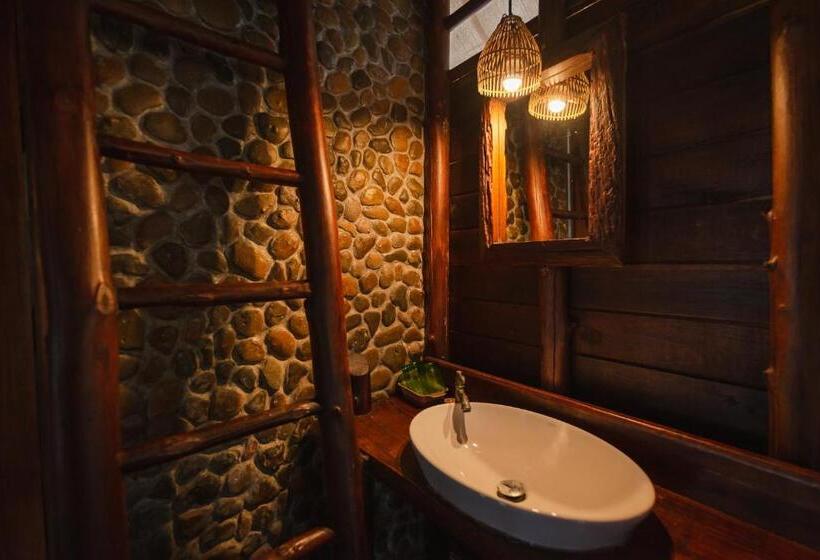 호텔 The Moken Eco Village   Sha Plus