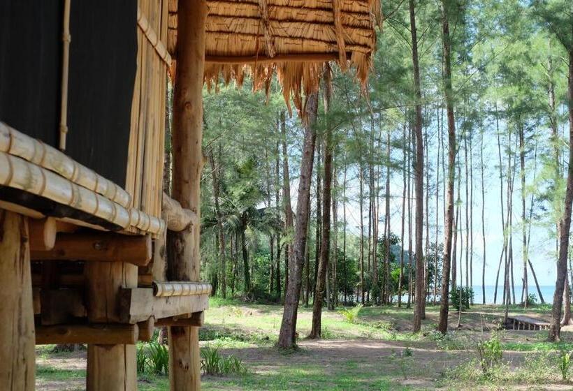 호텔 The Moken Eco Village   Sha Plus