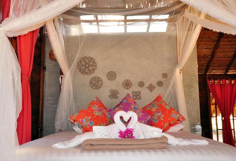 호텔 The Moken Eco Village   Sha Plus