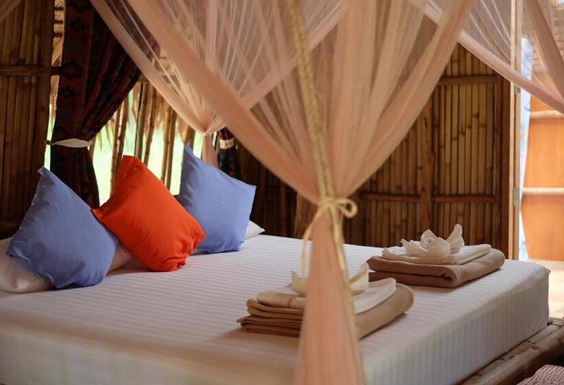 호텔 The Moken Eco Village   Sha Plus