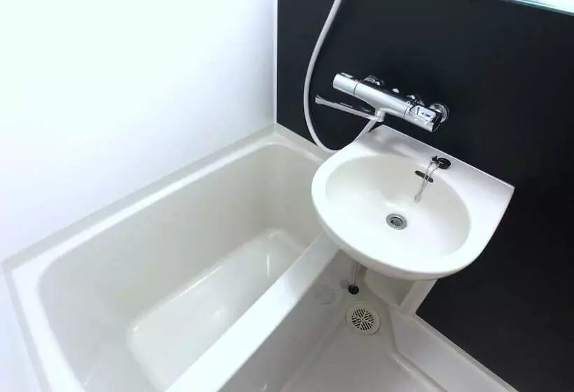 Hotelli Tokyo Tourist Inn