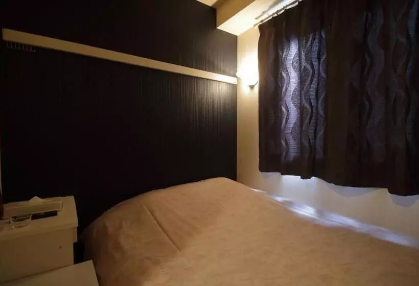 Hotelli Tokyo Tourist Inn