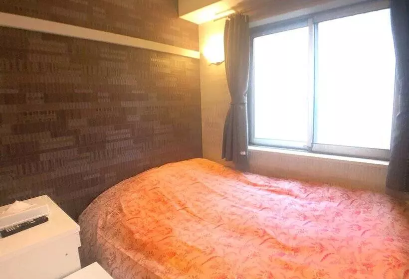 Hotelli Tokyo Tourist Inn