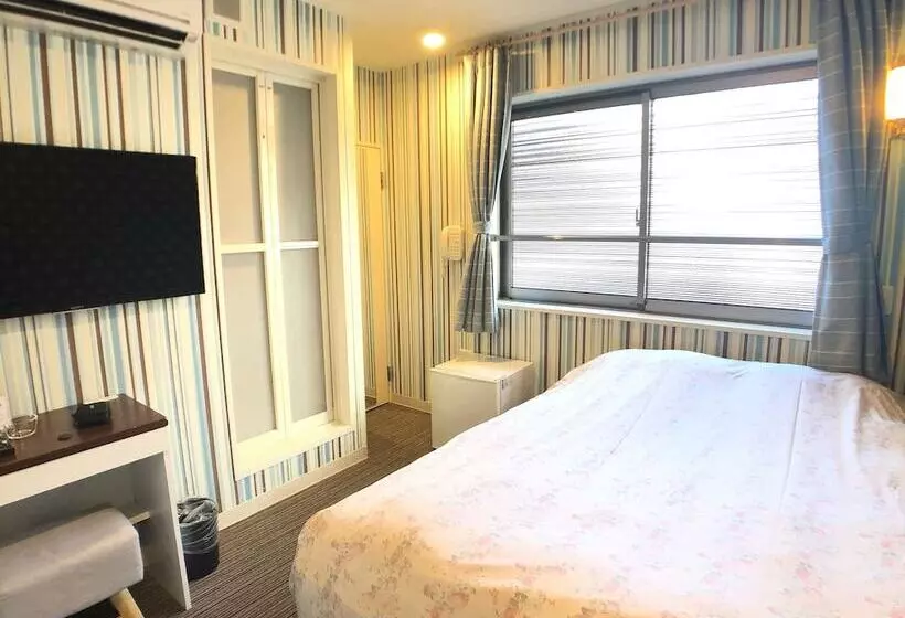 Hotelli Tokyo Tourist Inn