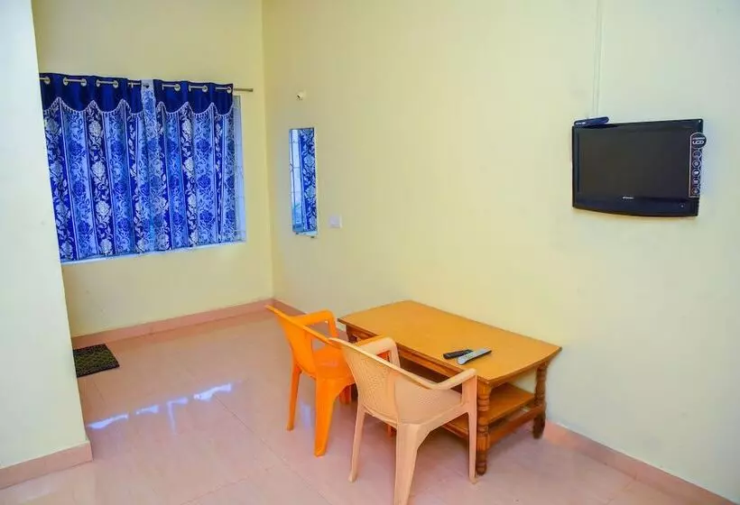 Pepy Mahathi Resort And Spa   Hostel
