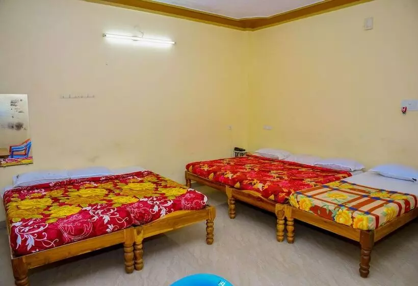 Pepy Mahathi Resort And Spa   Hostel