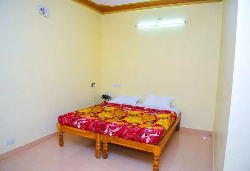 Pepy Mahathi Resort And Spa   Hostel