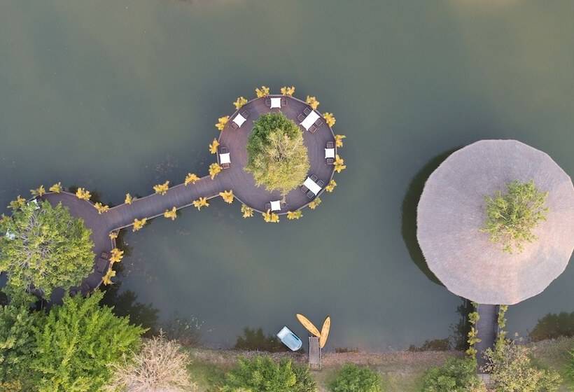 渡假胜地  Mane Hariharalaya