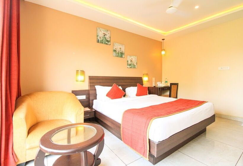 استراحتگاه White Pearl Residency