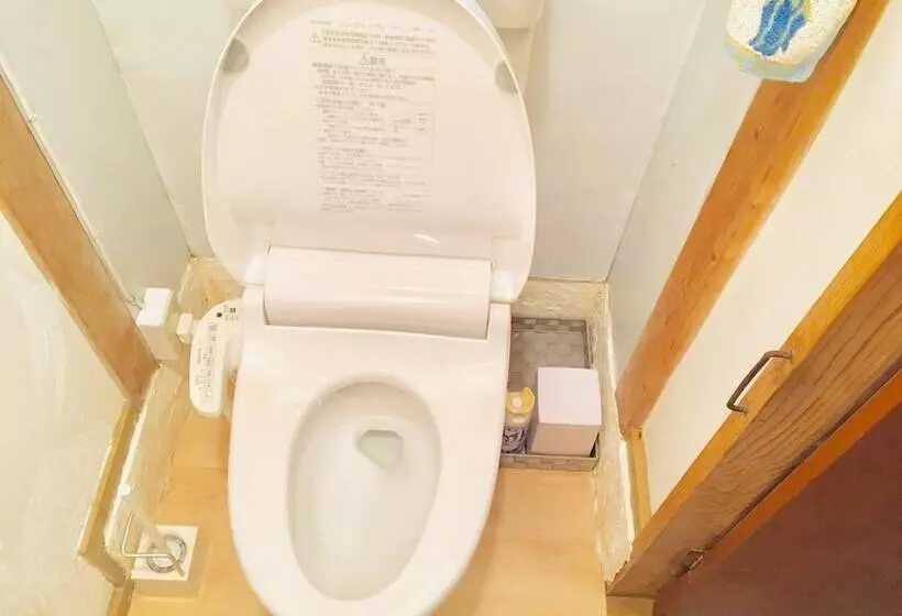 Vanguard Backpackers   Hostel