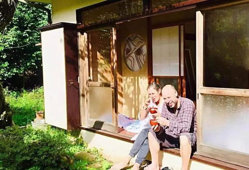 Vanguard Backpackers   Hostel