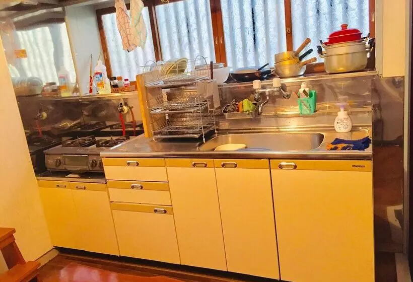 Vanguard Backpackers   Hostel