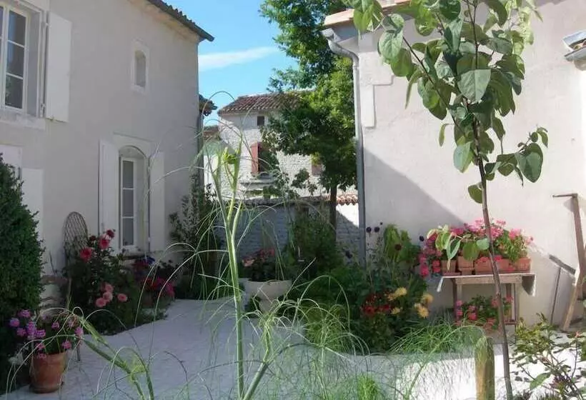 Aamiaismajoitus (B&B) La Fleur De Vigne   Maison D Hotes