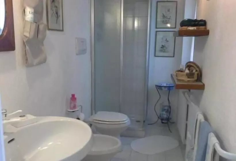 Aamiaismajoitus (B&B) Villa Malgrè Tout