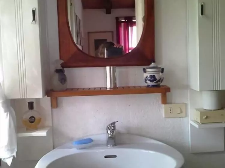 Aamiaismajoitus (B&B) Villa Malgrè Tout