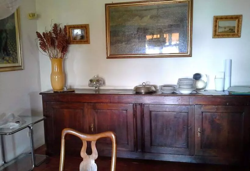 Aamiaismajoitus (B&B) Villa Malgrè Tout