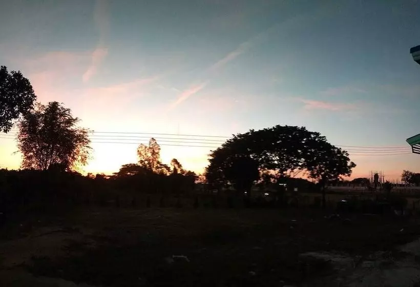 Hotelli Reuan Jao Ngao Resort