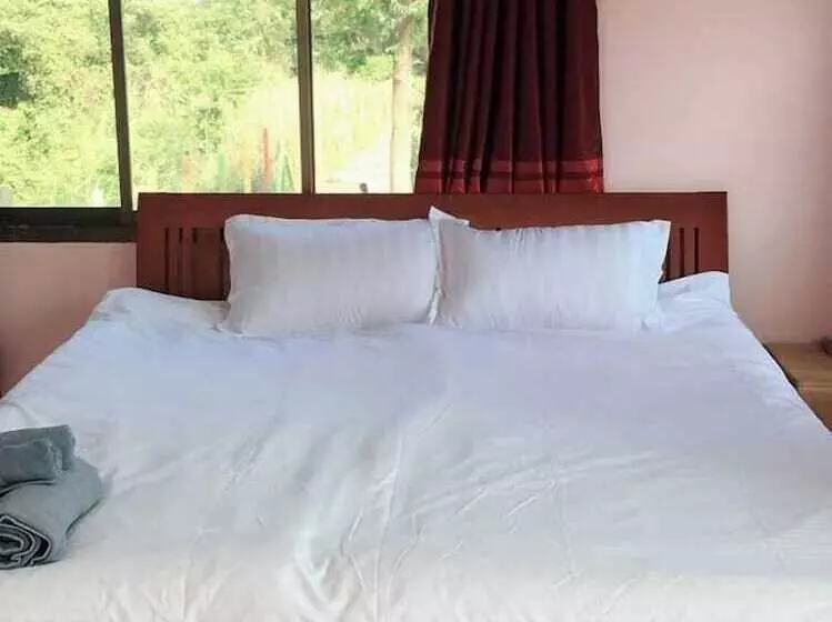 Hotelli Reuan Jao Ngao Resort