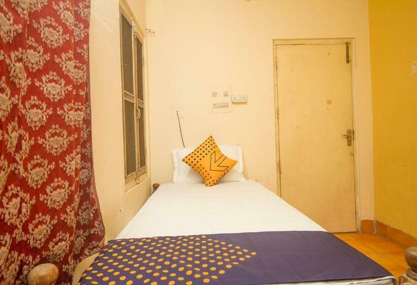 Spot On 48821 Hotel Chitra