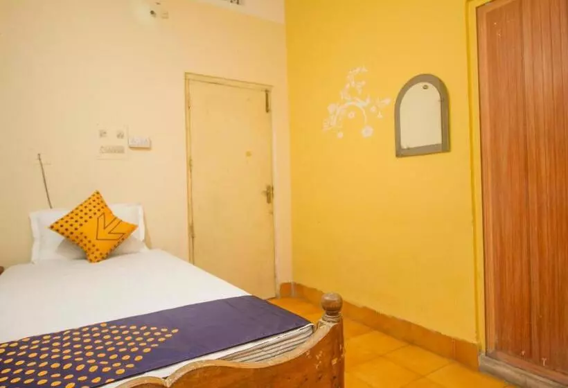 Spot On 48821 Hotel Chitra