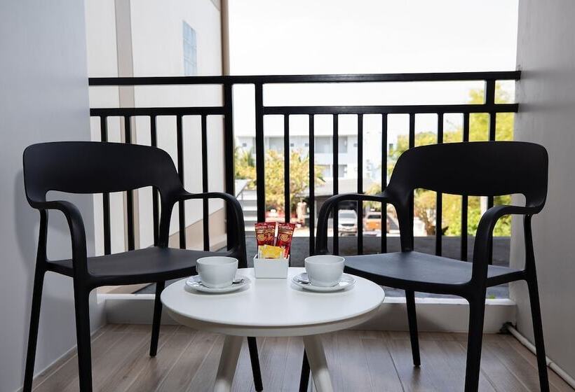 هتل The Bell Airport Phuket