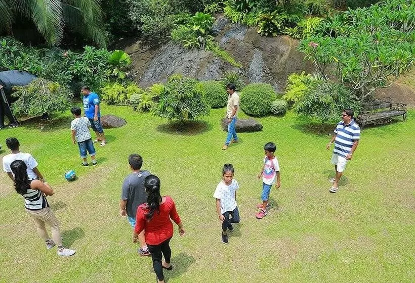 ホテル Thevni Holiday Resort