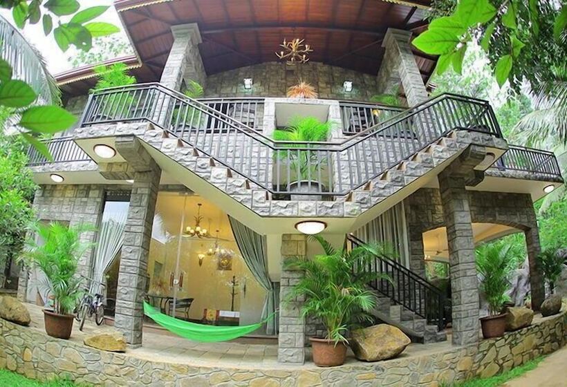 ホテル Thevni Holiday Resort