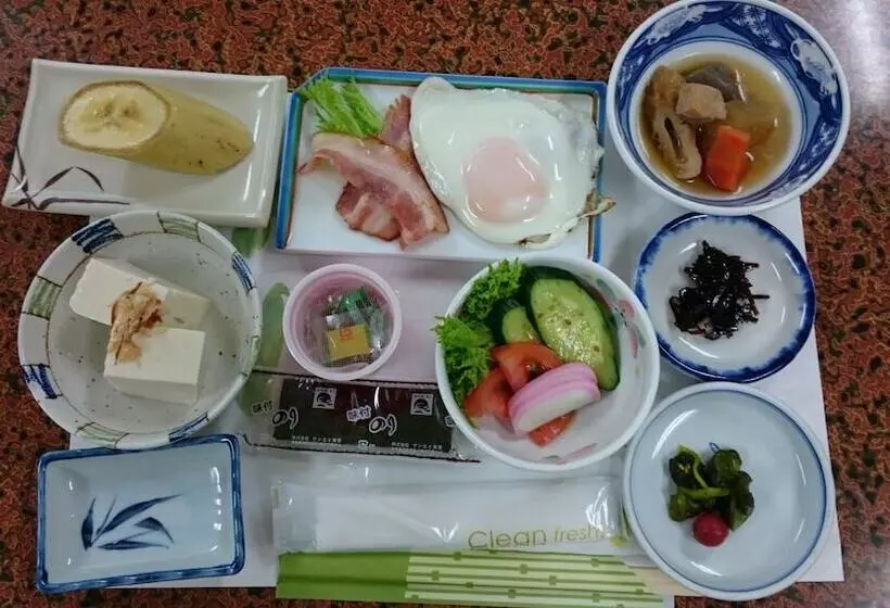 ペンション Ryokan Saihokutei