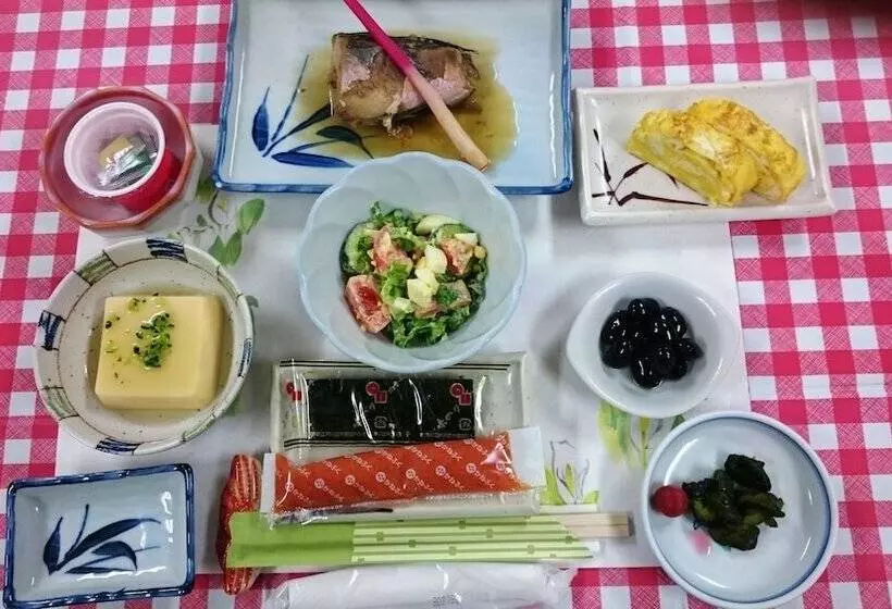 ペンション Ryokan Saihokutei