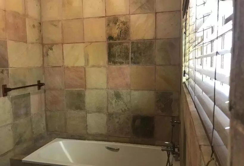 Majatalo Simoni Guest House